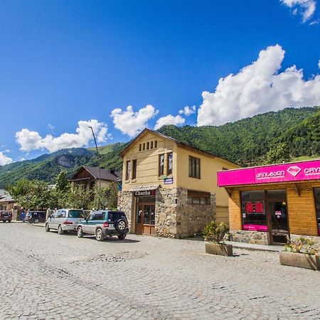 Eka&Nino Guesthouse Mestia Ngoại thất bức ảnh