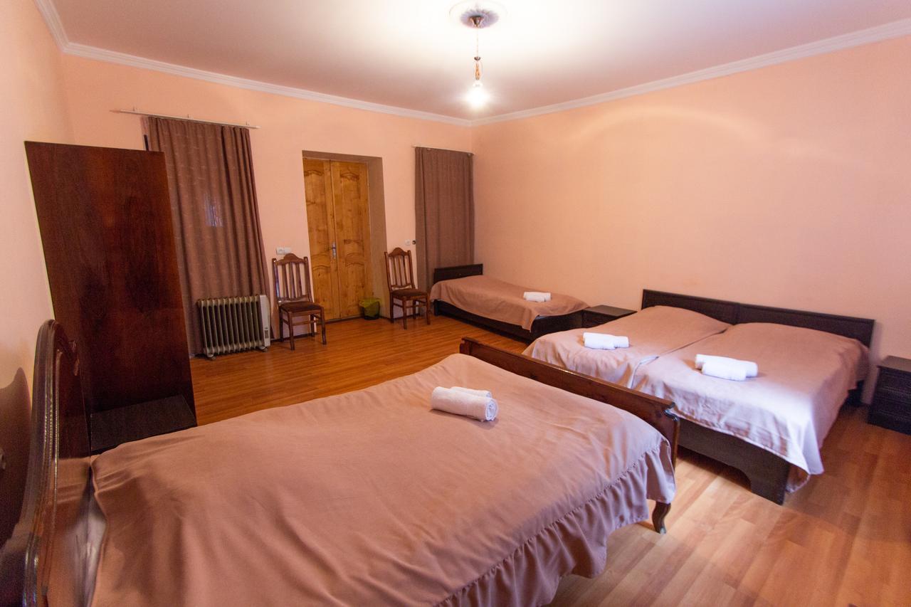 Eka&Nino Guesthouse Mestia Ngoại thất bức ảnh