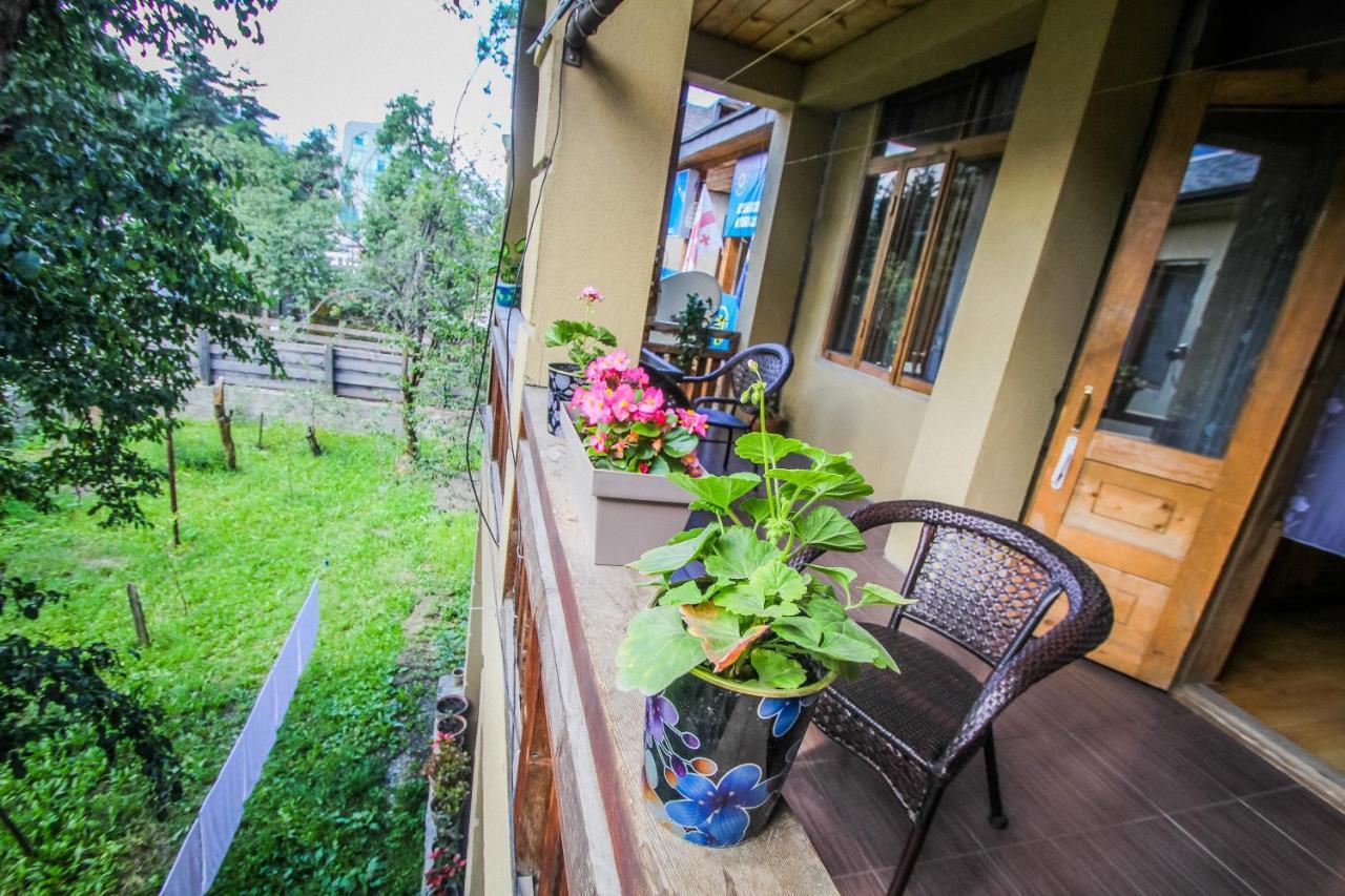 Eka&Nino Guesthouse Mestia Ngoại thất bức ảnh